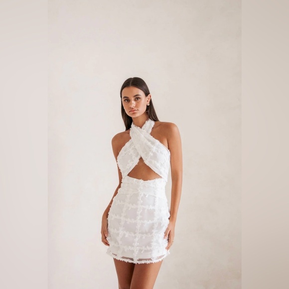 Sabo Skirt White Halter Dress - Picture 7 of 8